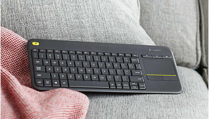 Integrated wireless keyboard with touchpad