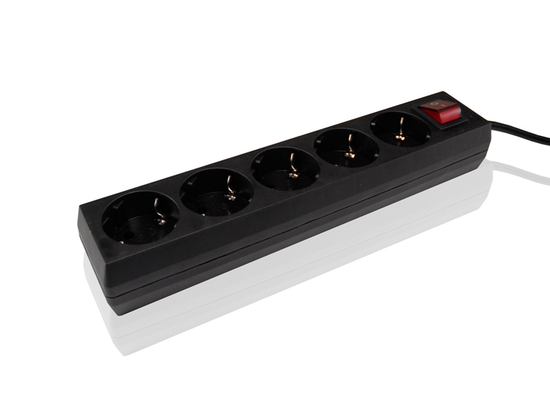 5 PORT SOCKET EXTENDER 1.5M
