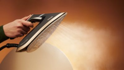 Vapore potente per la rimozione delle pieghe