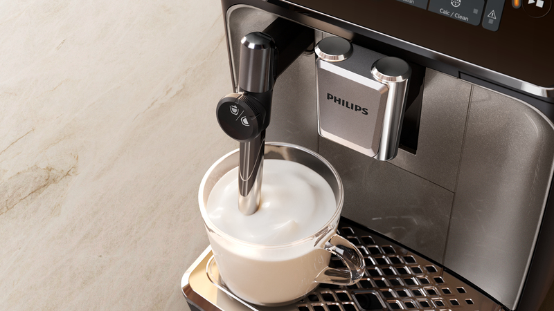 Samtig-cremiger Milchschaum für Cappuccino oder heiße Schokolade