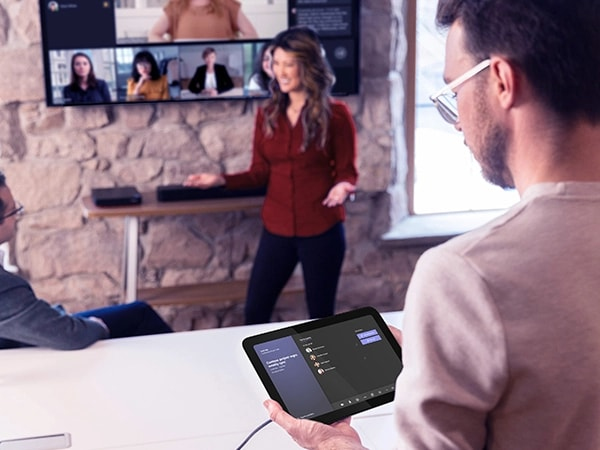 Connect & control your meetings with ease