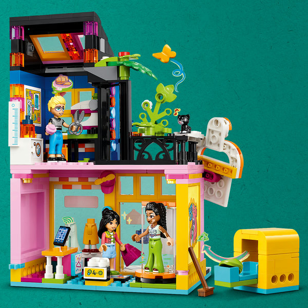 Baubarer Laden mit Atelier