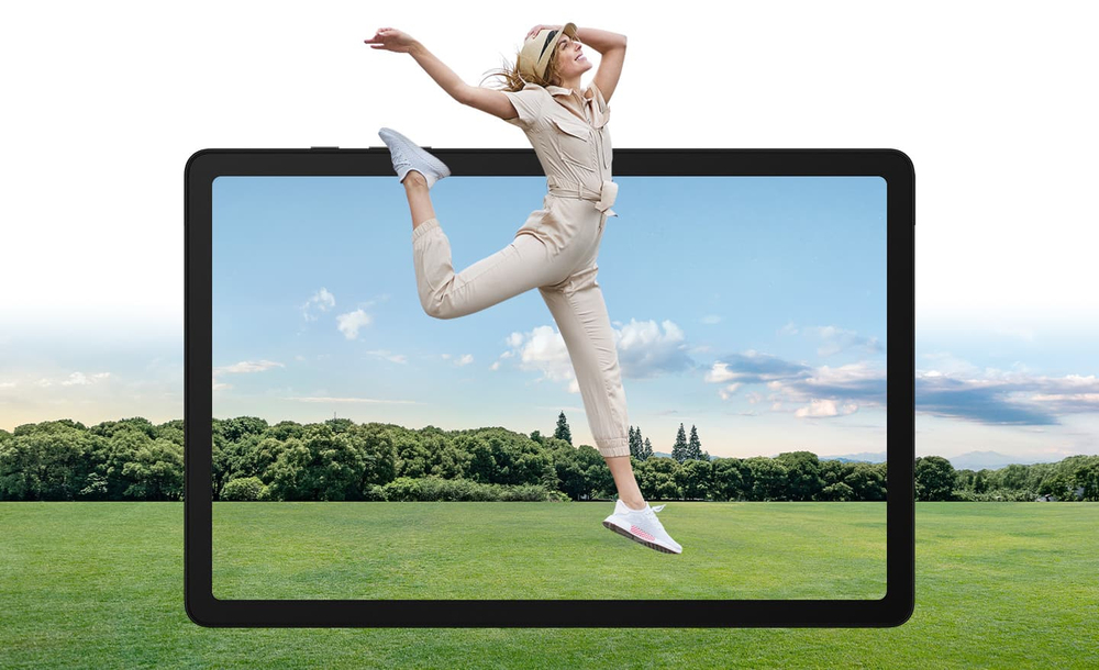 Expansive, bright visuals with smooth motion