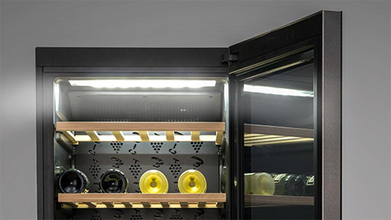 Illuminazione raffinata che preserva il sapore dei tuoi vini