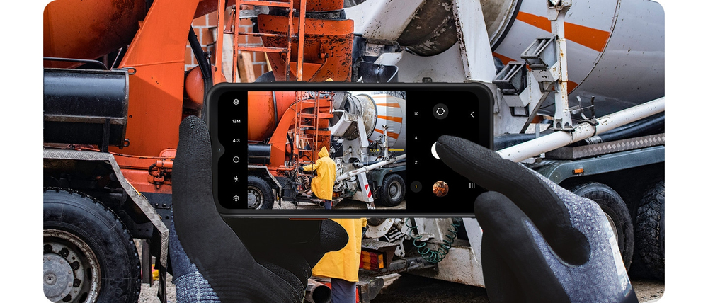 Touchscreen built for hands-on work
