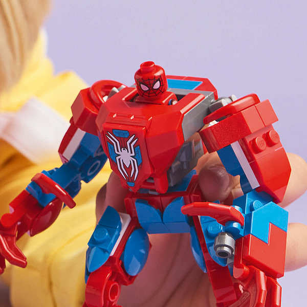 Spider-Man sitzt im Cockpit