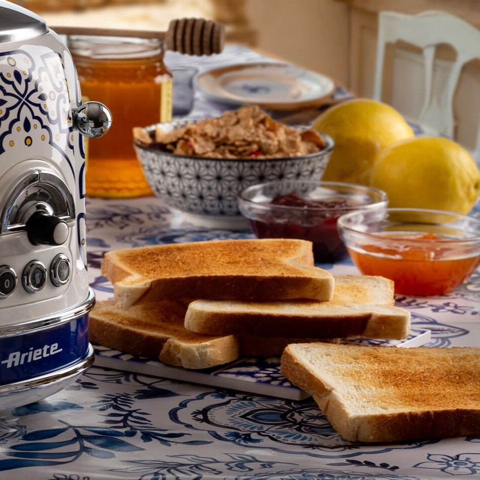 Prepare stuffed toast for all tastes