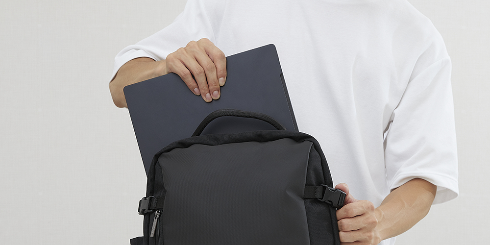 Laptop compartment