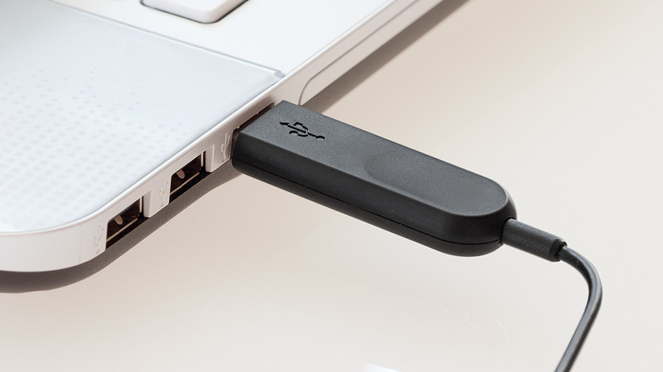 CONNESSIONE USB-A