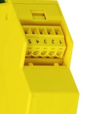 Removable power terminal