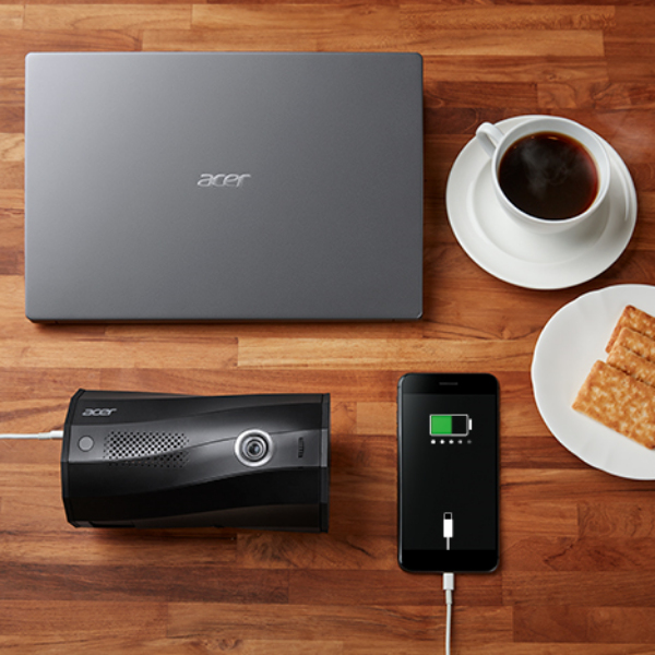 <b> Display and Charge with USB Type-C </b>