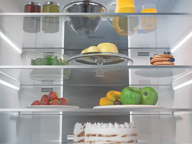 Porta ad apertura reversibile adatta a ogni cucina