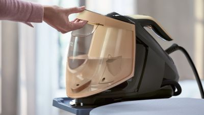 Serbatoio dell'acqua rimovibile da 1,8 l per facilitare la ricarica