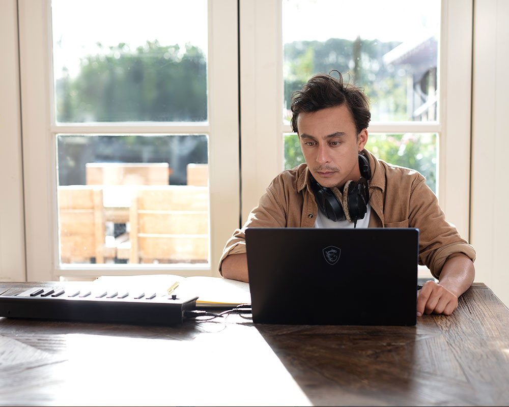 MSI Prestige A10RB-025PT Intel® Core™ i7 i7-10510U Laptop – image 3