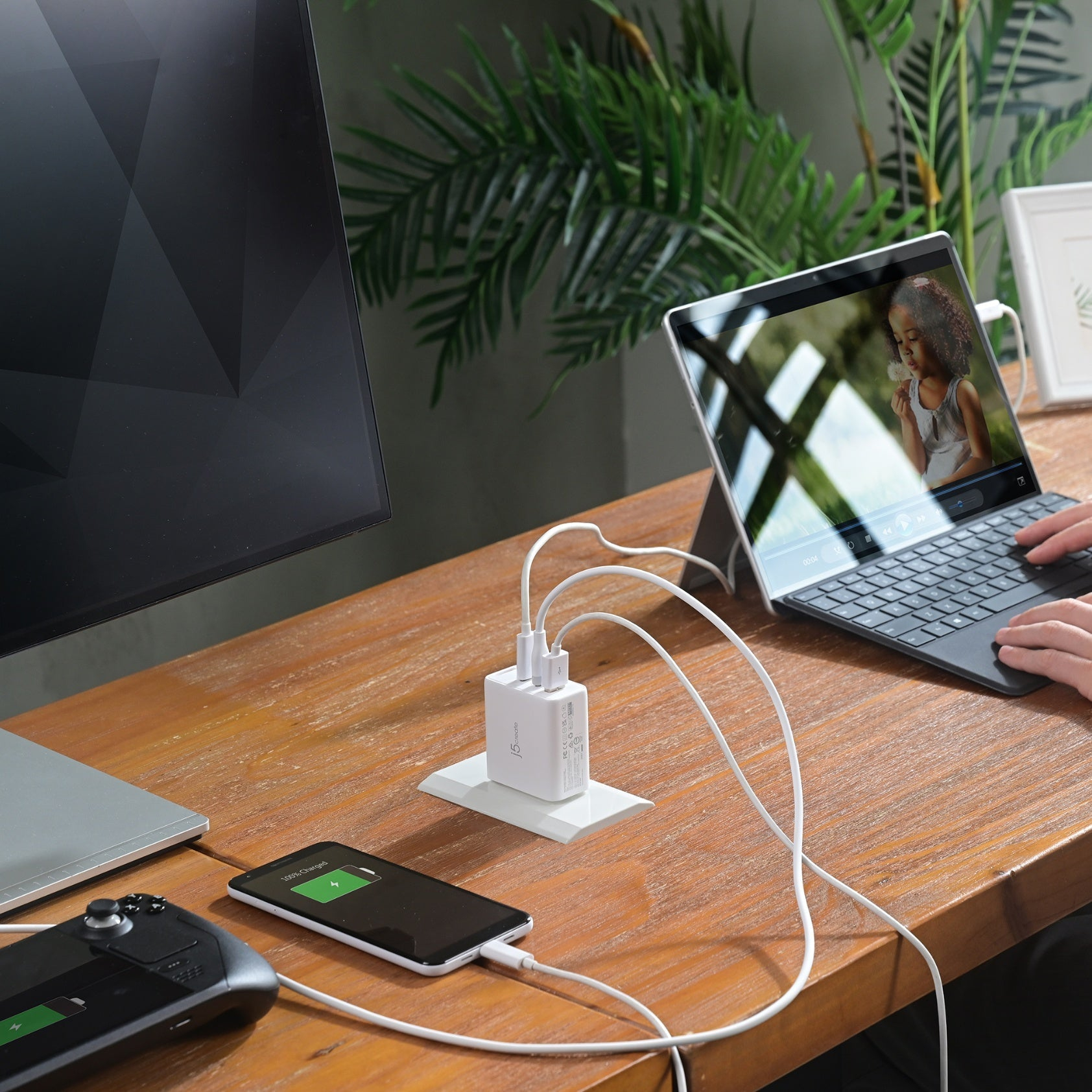 j5create JUP3565V mobile device charger Universal White AC Indoor – image 6