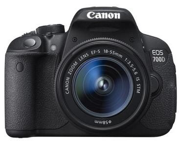 Canon 700D Kit + EF-S 18-55mm IS
