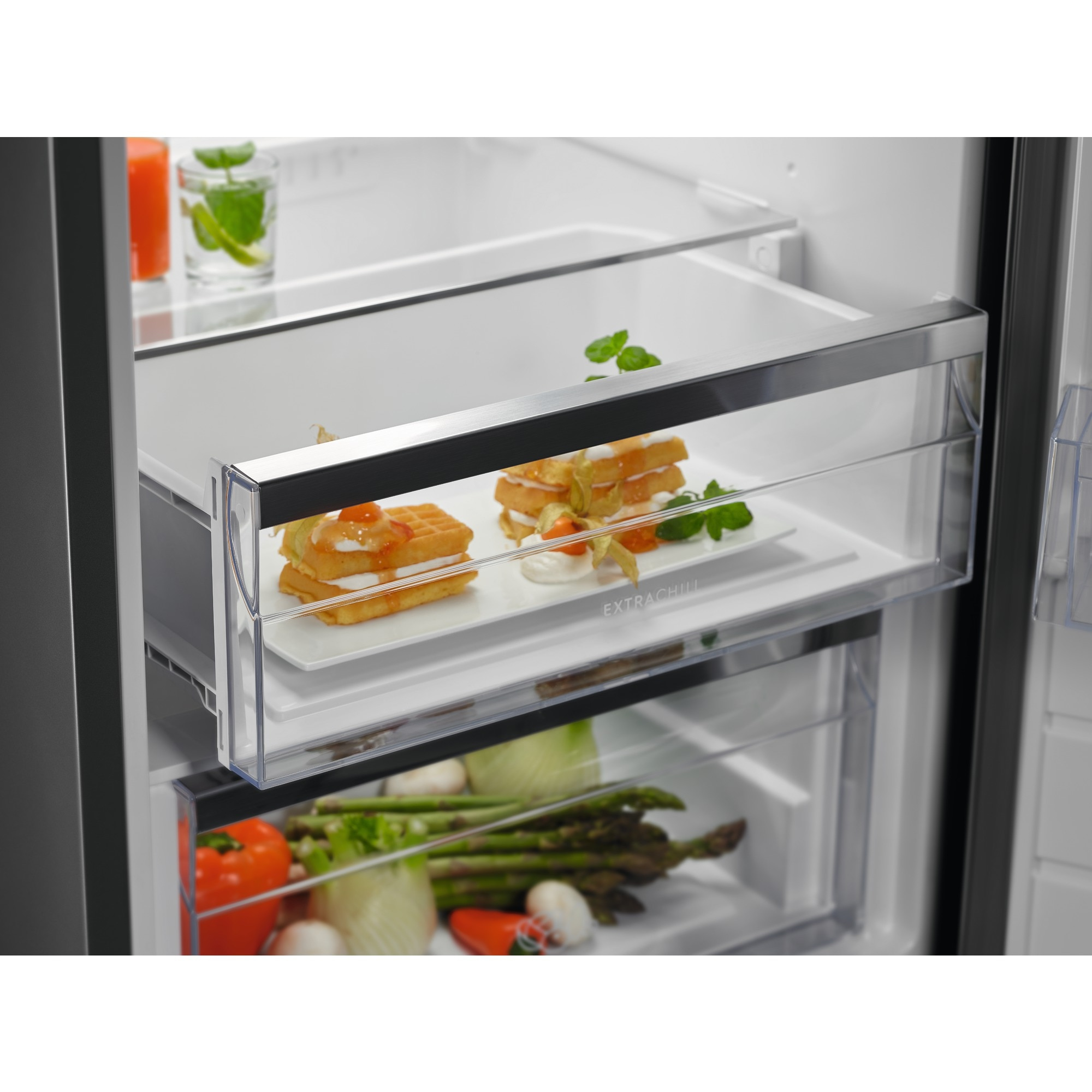 Electrolux LRC5ME38W2 fridge Freestanding – image 5