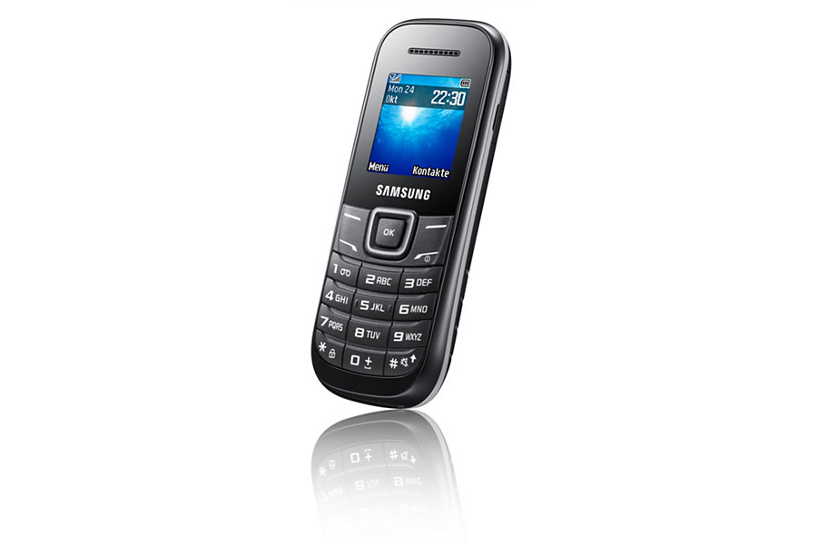 Samsung E1200i 3.86 cm (1.52") 66 g Black Feature phone – image 5