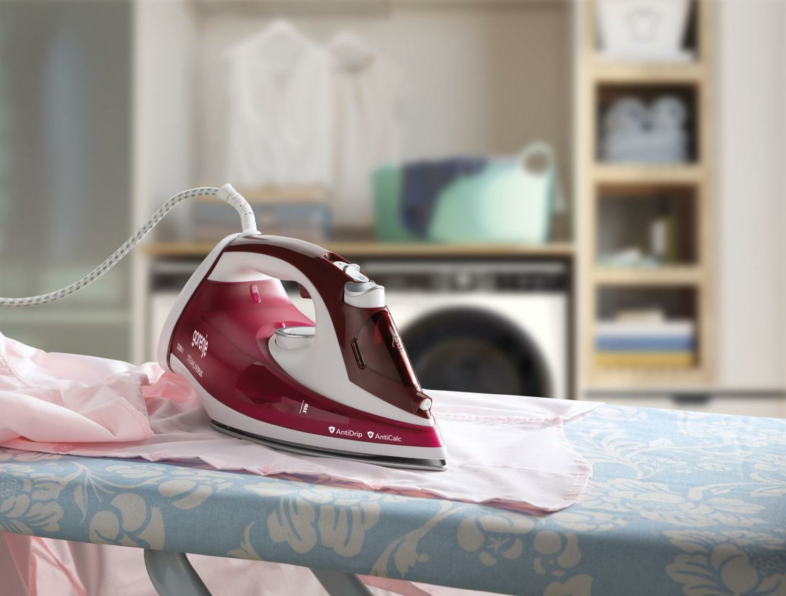 Gorenje SIH2200RBC Steam iron Ceramic soleplate – image 3
