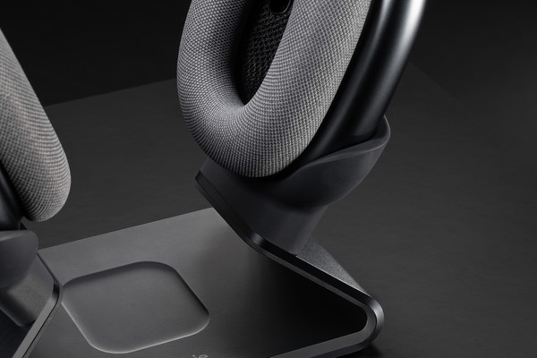 ZAGG mophie AirPod Max Charging Stand (no PSU) – image 6