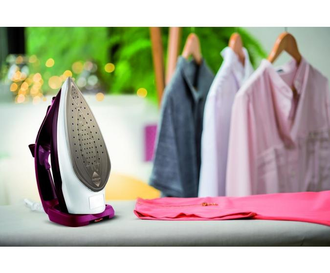 Tefal Ultimate Anti-Calc FV9775 iron Dry & Steam iron Durilium Autoclean soleplate – image 4