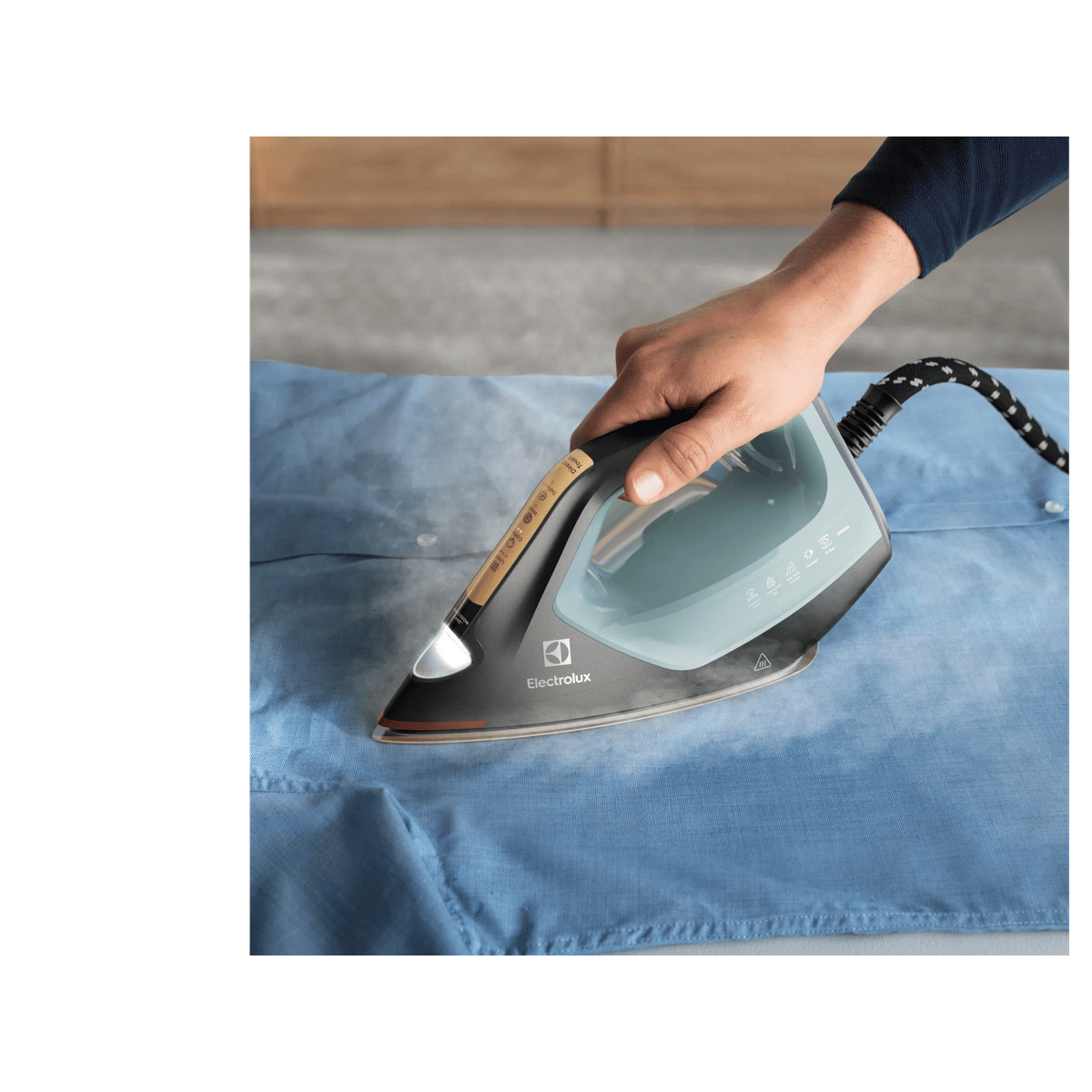 Electrolux E8ST2-8OG 2400 W 1.2 L RESILIUM soleplate Green – image 4