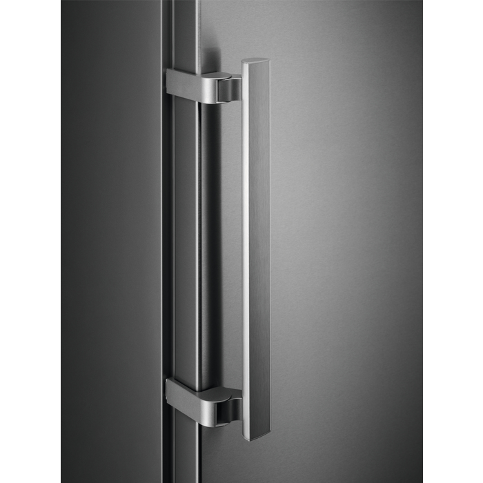 Electrolux SC380FCN fridge Built-in – image 3