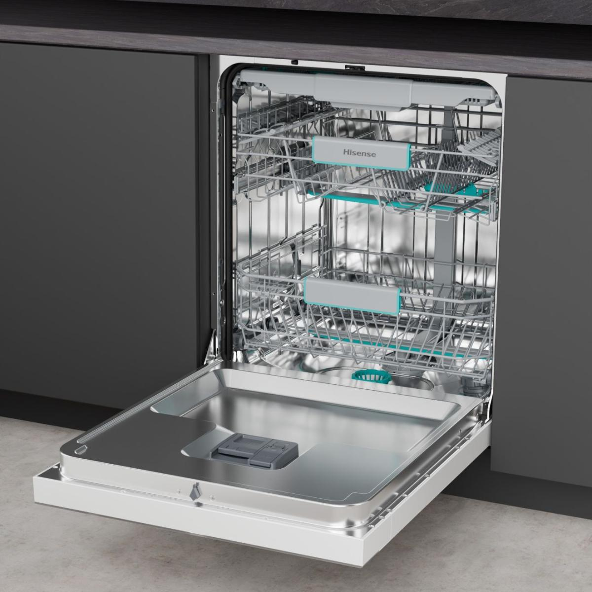 Hisense Dishwasher HBU5A6390W BK070 – image 3
