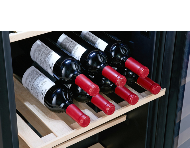 Hisense WSDJ100A10J wine cooler Freestanding Black 30 bottle(s) – image 4