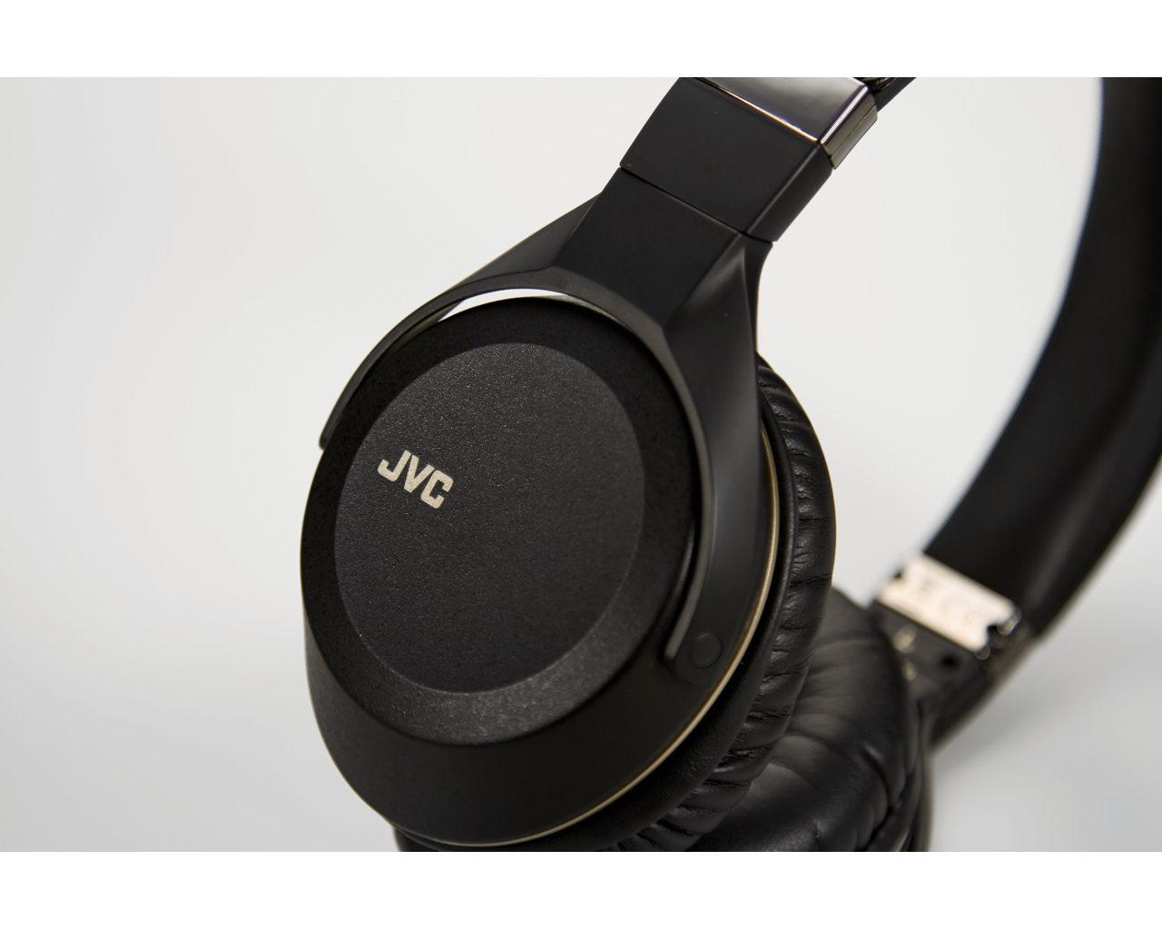 JVC HA-SHR02-E High-Res compatible headphones with triple magnet driver – image 3