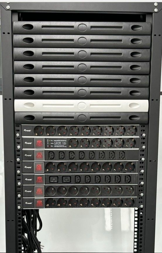 Equip 333319 power distribution unit (PDU) 6 AC outlet(s) 1U Black – image 6