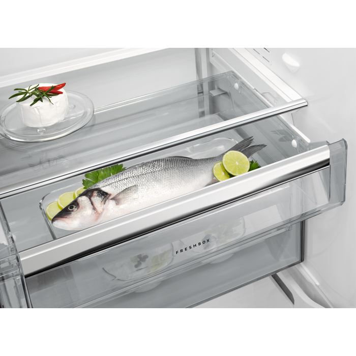 AEG RKE83924MW fridge Freestanding – image 3