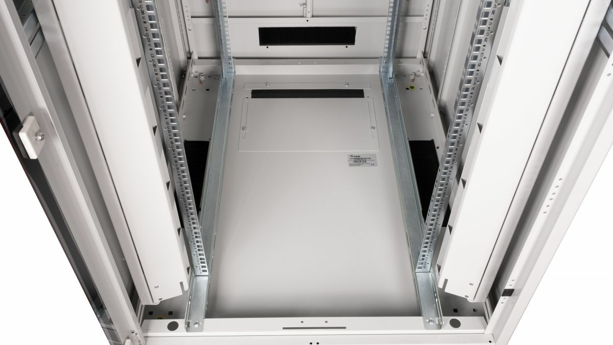 Equip Dynamic Flex 19' Cabinet, 42U – image 5