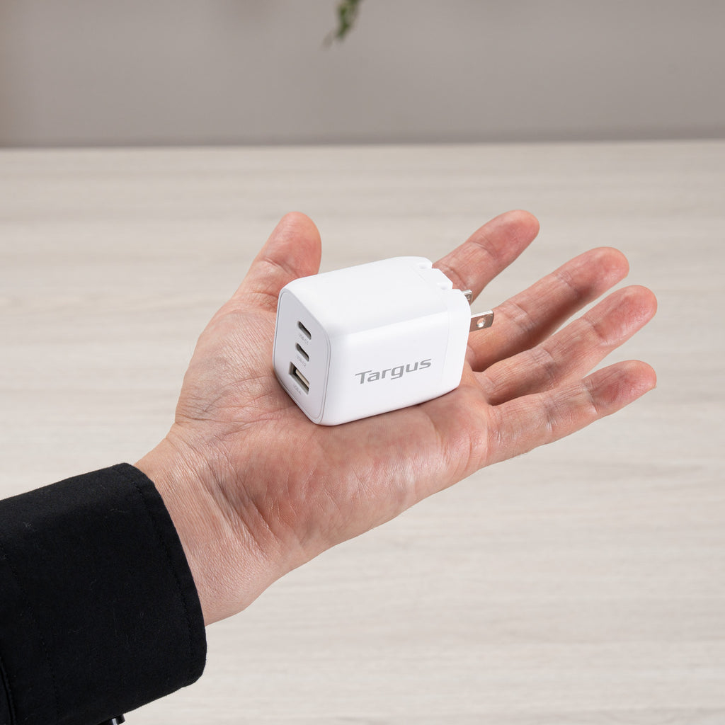 Targus 65W Multi-Port GaN Wall Charger – image 2