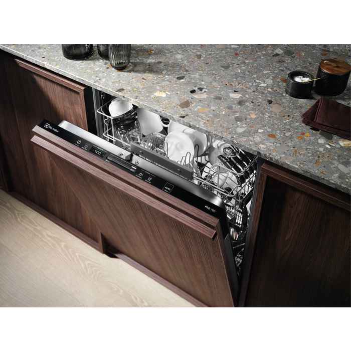 Electrolux EEQ47215L Fully built-in 13 place settings – image 6