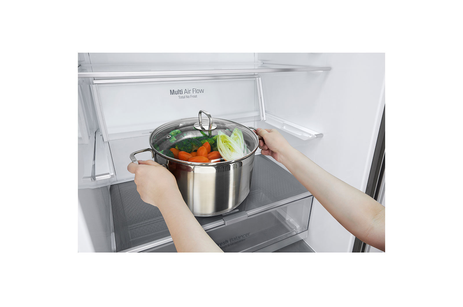 LG GBF569NSAZB fridge-freezer Freestanding – image 5