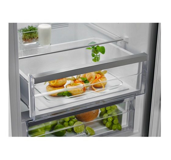 Electrolux LNC7ME32W2 Freestanding – image 9