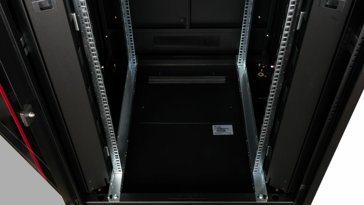 Equip Dynamic Flex 19' Cabinet, 32U – image 7