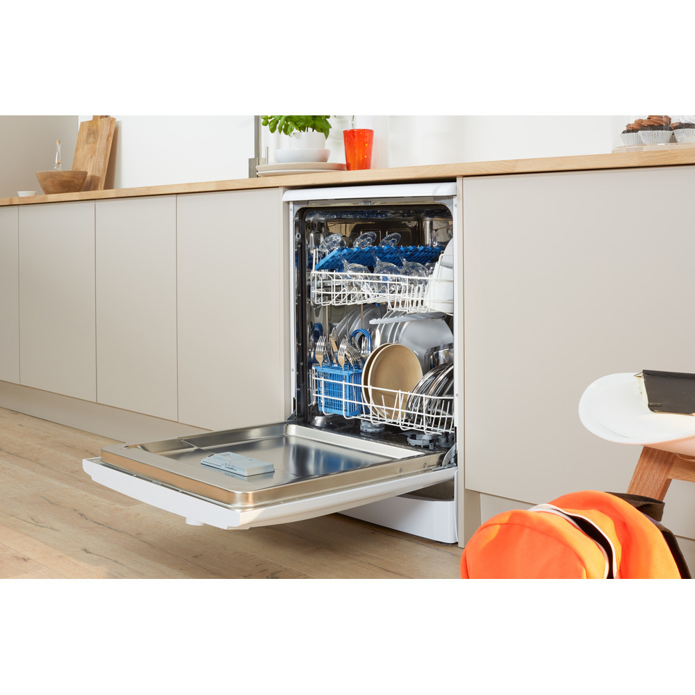 Indesit DFG 15B1.1 UK – image 5