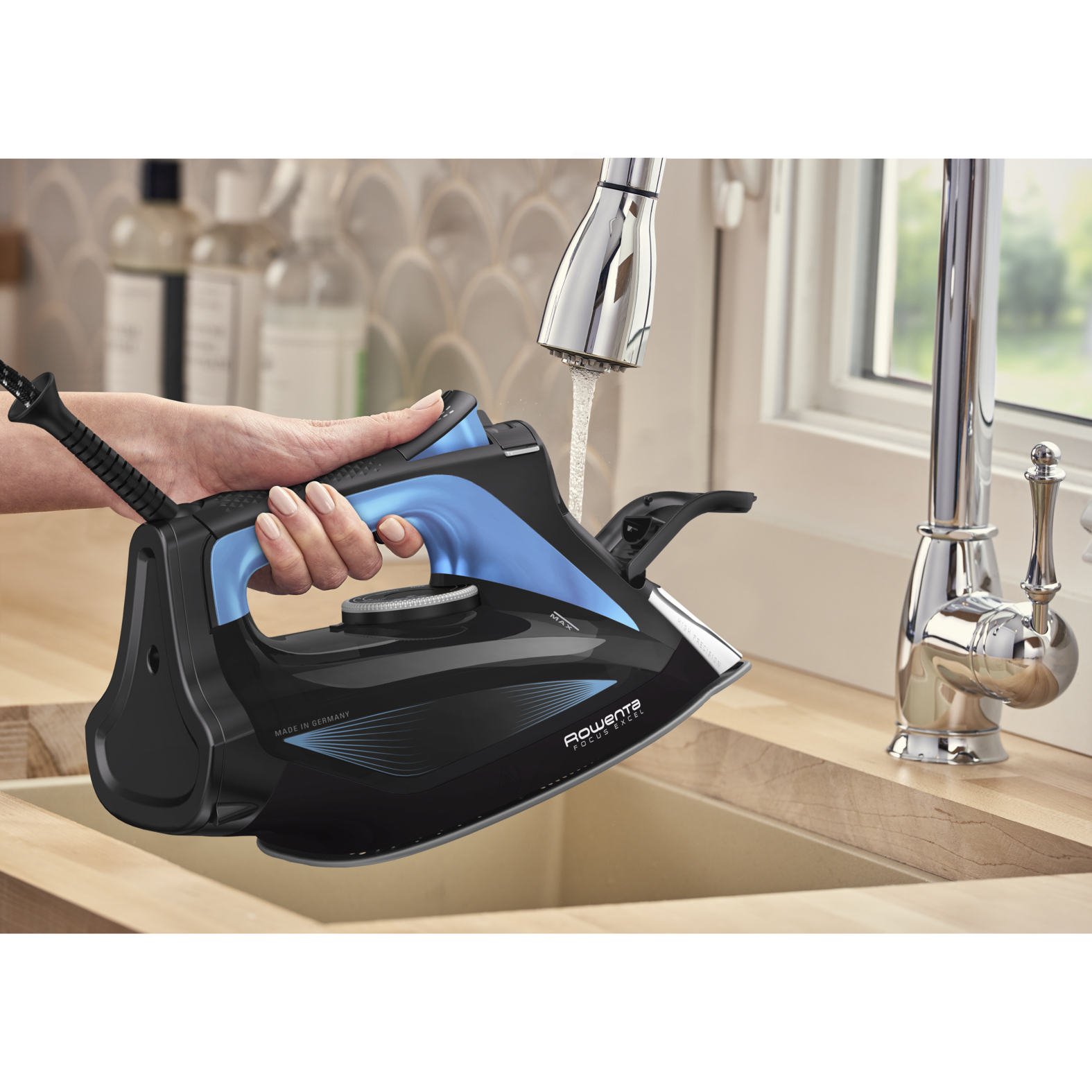 Rowenta DW5310 Steam iron Microsteam 400 HD Laser soleplate – image 5