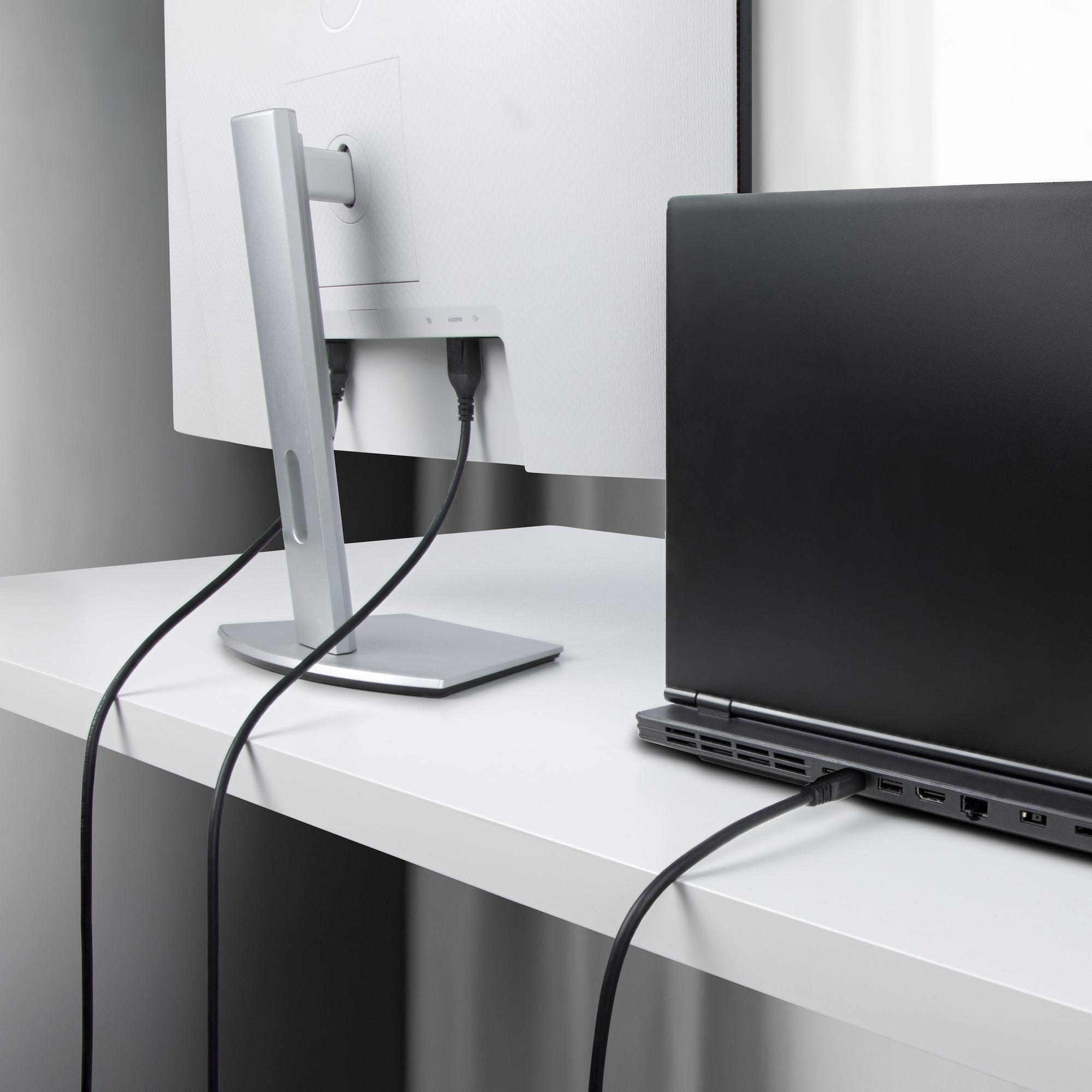 صورة StarTech.com DP14MDPMM10F كيبل Mini DisplayPort إلى DisplayPort 1.4 - 3 متر
