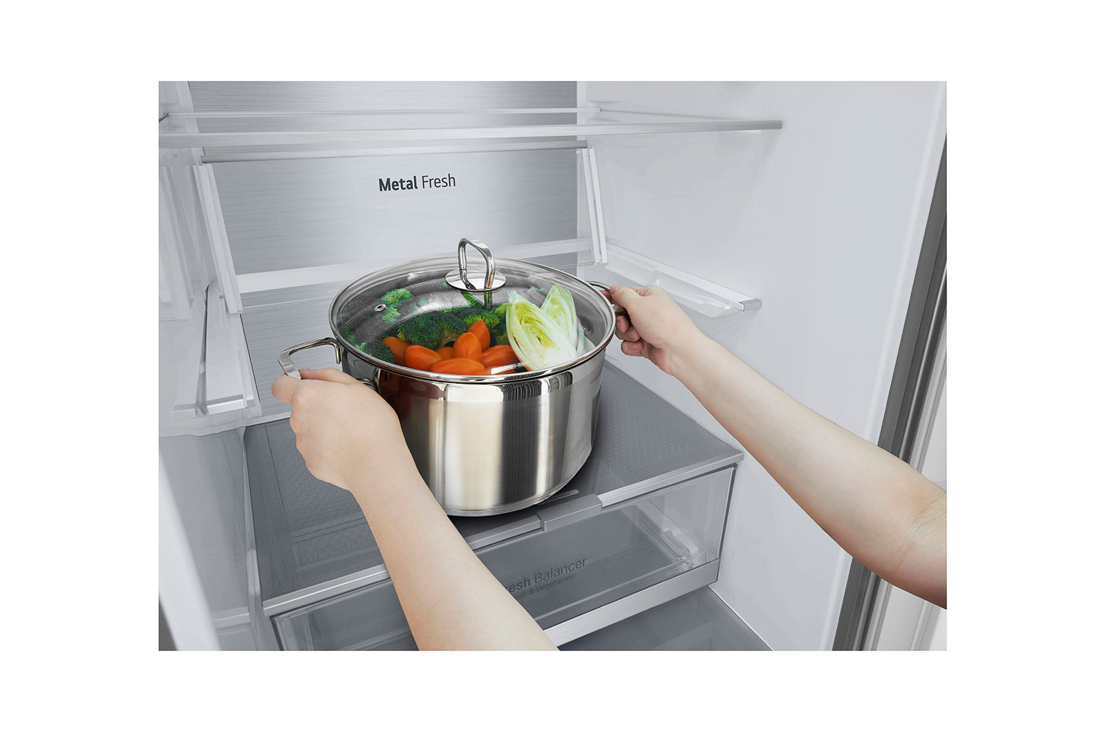 LG GBB72MBUBN fridge-freezer Freestanding – image 6