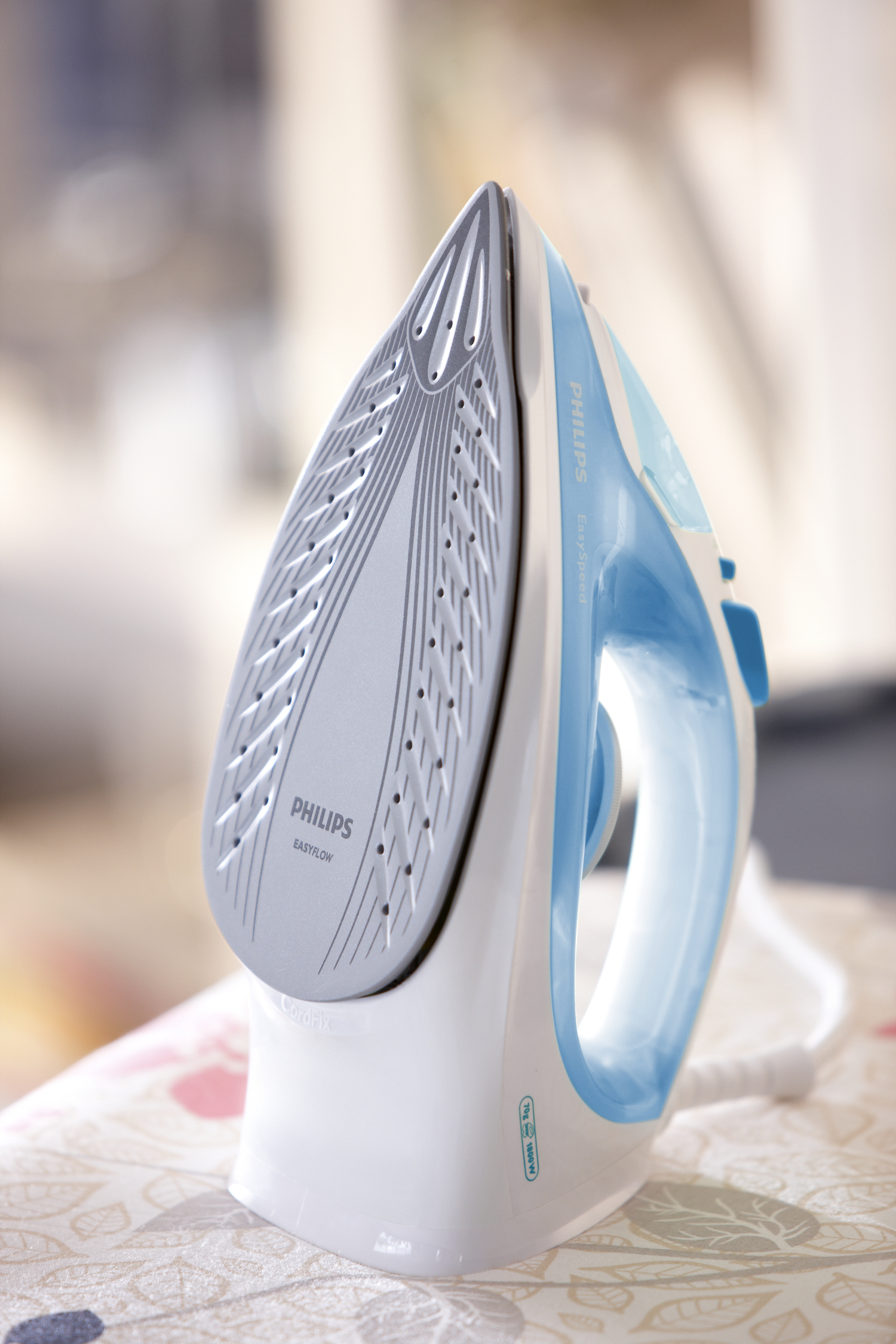 Philips EasySpeed Steam iron GC1028/20 – image 6