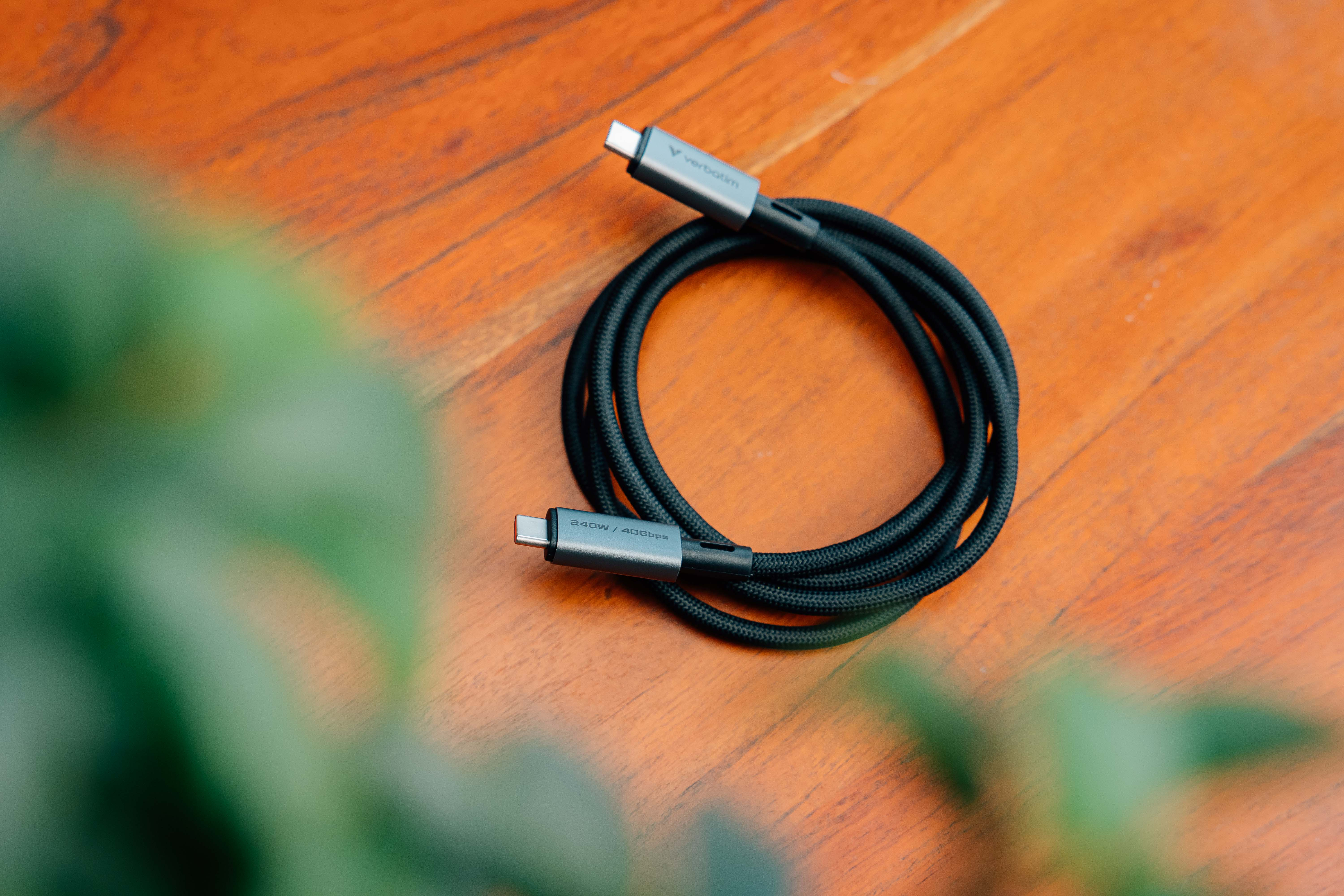Resim Verbatim 31847 USB4 Gen 2x2 USB C - USB C Kablo, 120 cm, Siyah