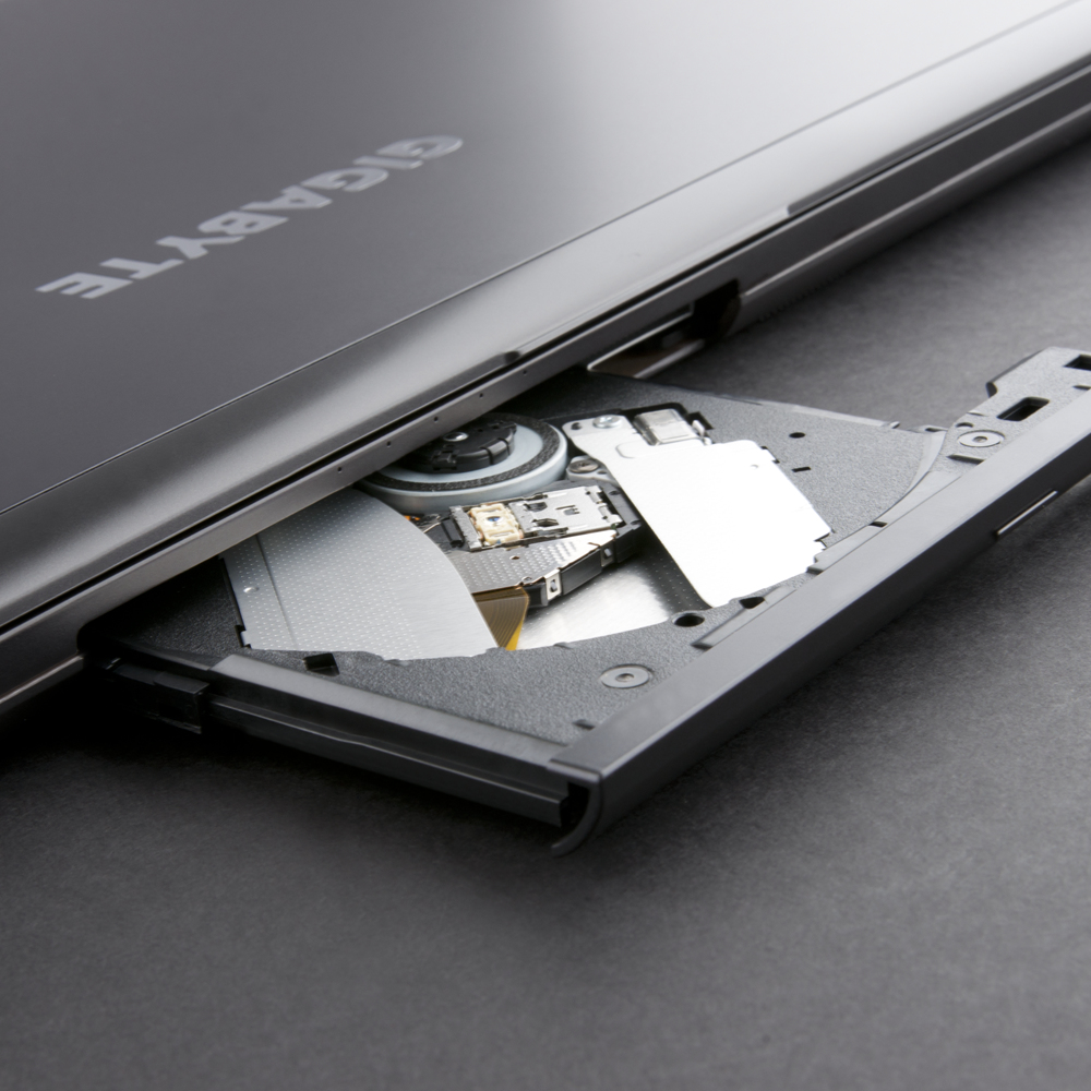 GIGABYTE P35W Intel® Core™ i7 i7-4720HQ Laptop – image 6