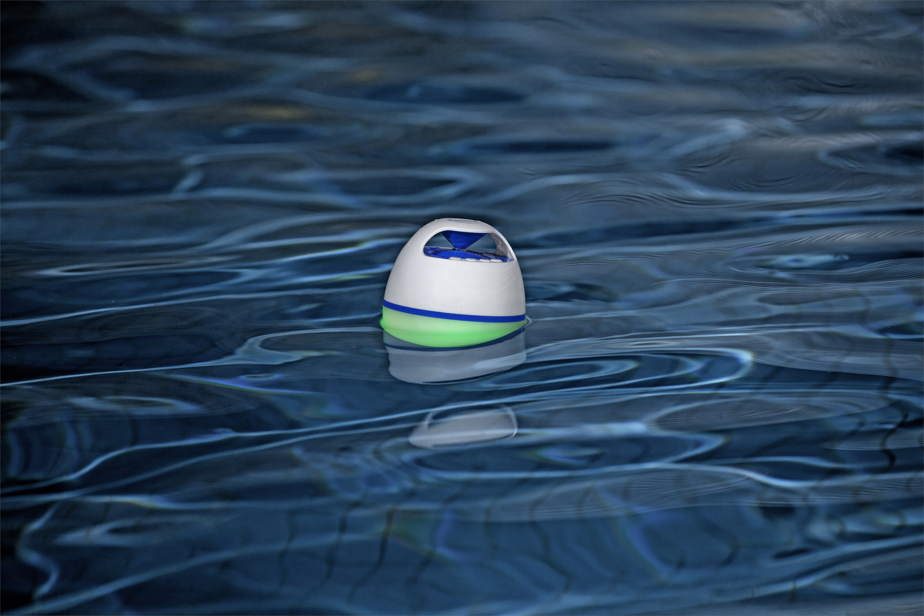 Bestway Flowclear MusicWave Floating LED Bluetooth Speaker image 13