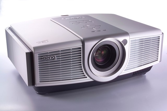 BenQ PE8720 Digital Projector – image 1