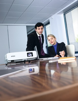 Epson EB-825 Video Projector – image 5