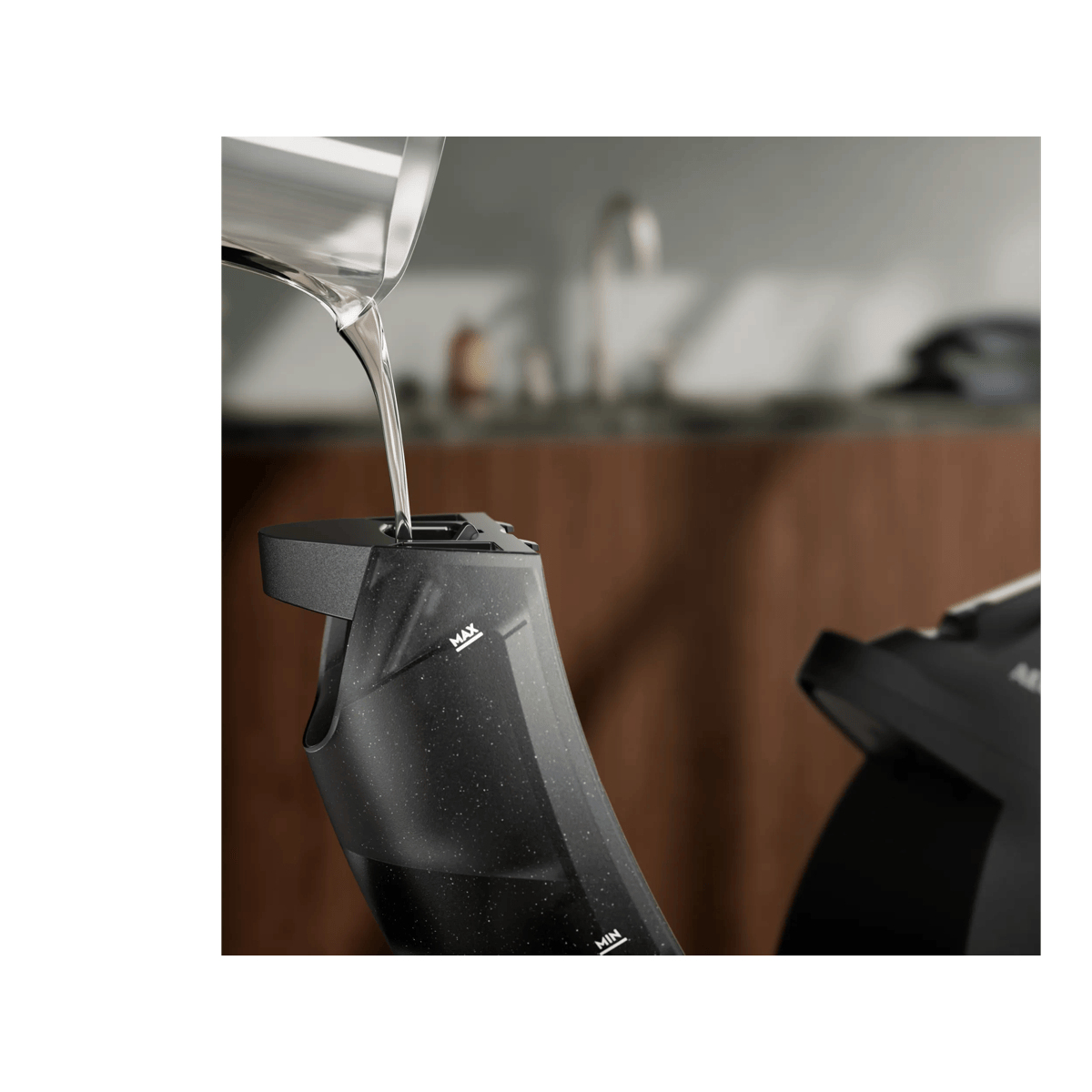AEG ST8-2-8OG Pressurized steam ironing station – image 5