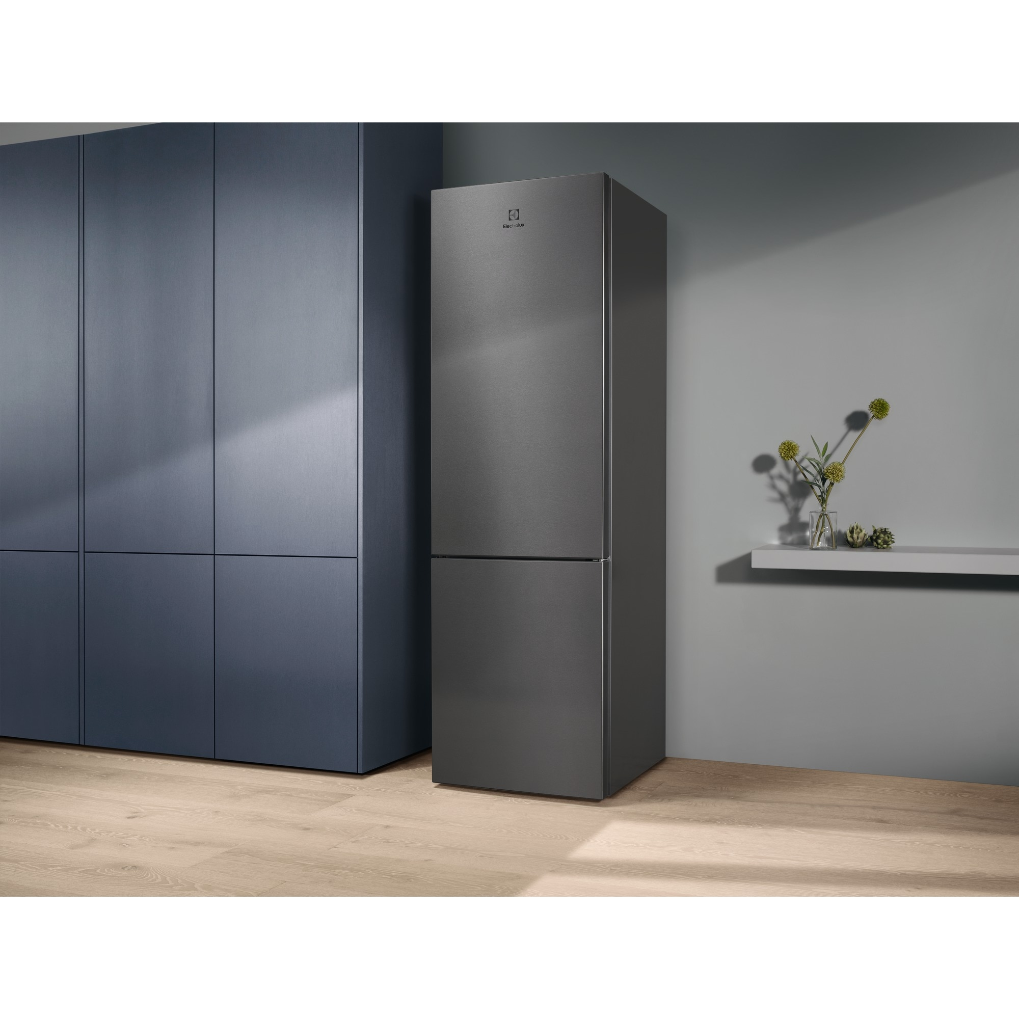 Electrolux LNC7ME34X1 Freestanding – image 2